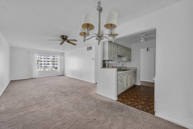 Building Photo - 125 Shore Ct