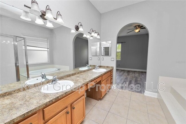 Building Photo - 30816 Pumpkin Ridge Dr