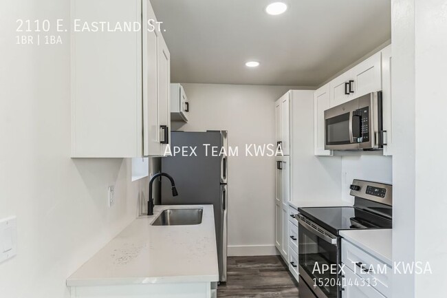 Building Photo - $825- Beautifully Remodeled 1 Bed | 1 Bath...