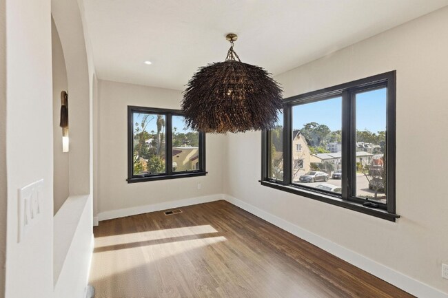 Building Photo - 3608 Wilshire Terrace