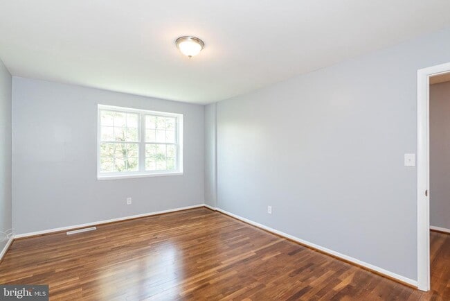 Building Photo - 37 Cardor Ct