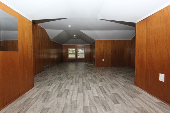 Building Photo - 12 George St