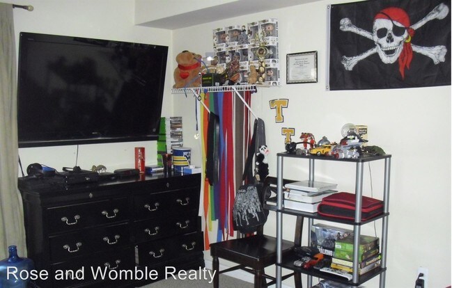 Building Photo - 4 br, 2 bath House - 5525 Society Court