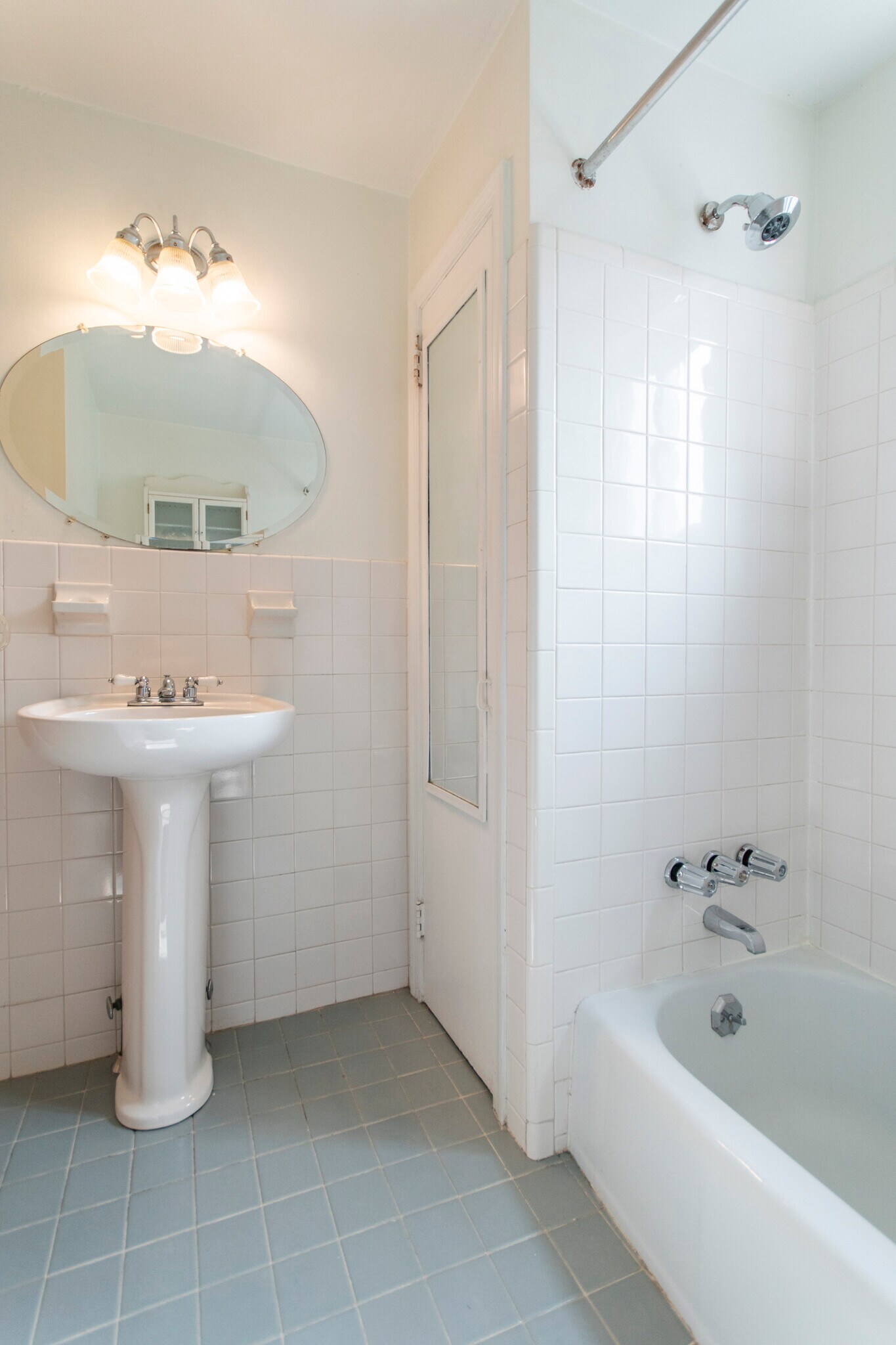 Building Photo - 527 S Lecount St