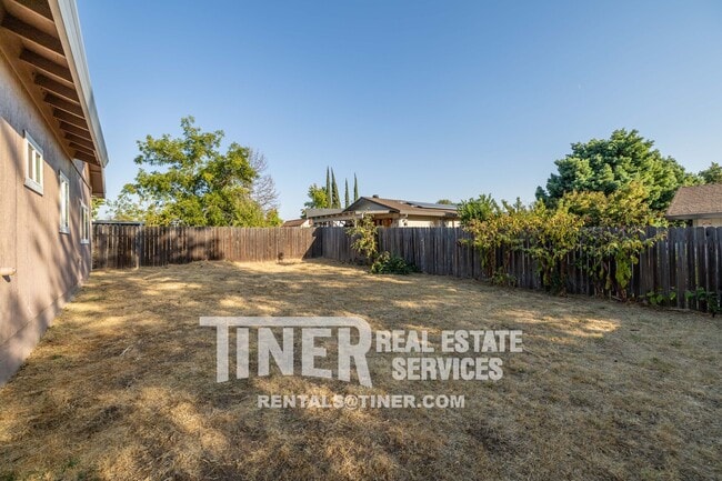 Building Photo - 9304 Orangevale Ave