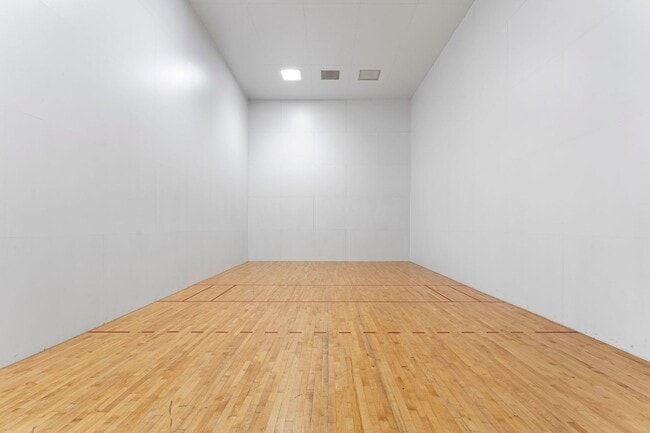 Building Photo - Fully Furnished Single Level Condo Resort LIving