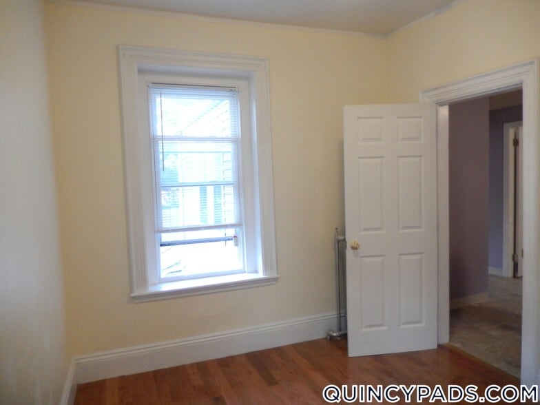 Building Photo - 161 Grandview Ave