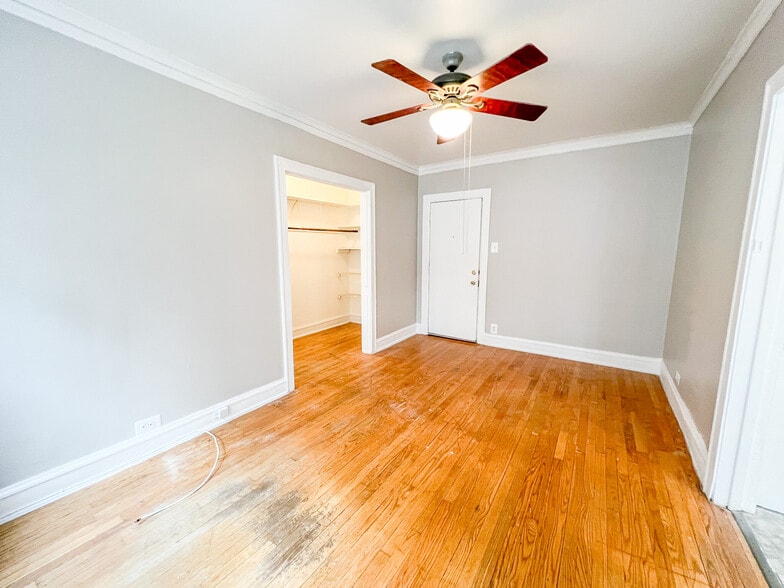 Building Photo - 5051 N Glenwood Ave