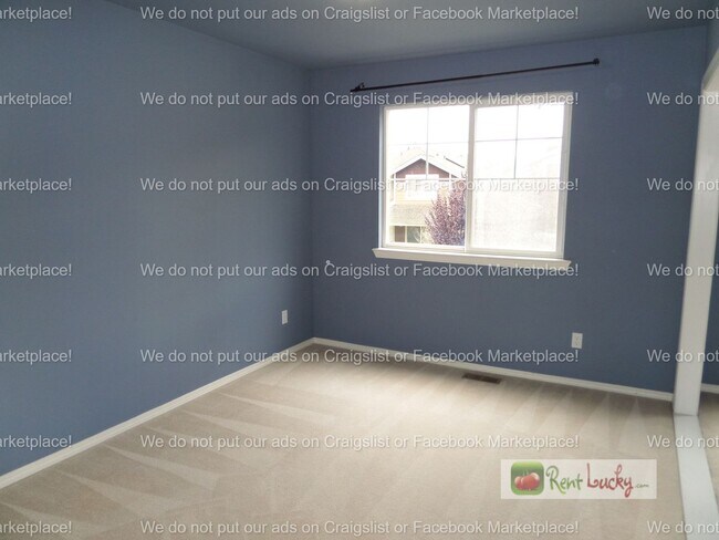 Building Photo - Meticulously Maintained 4-Bedroom Home in Sought-After Bothell Location!