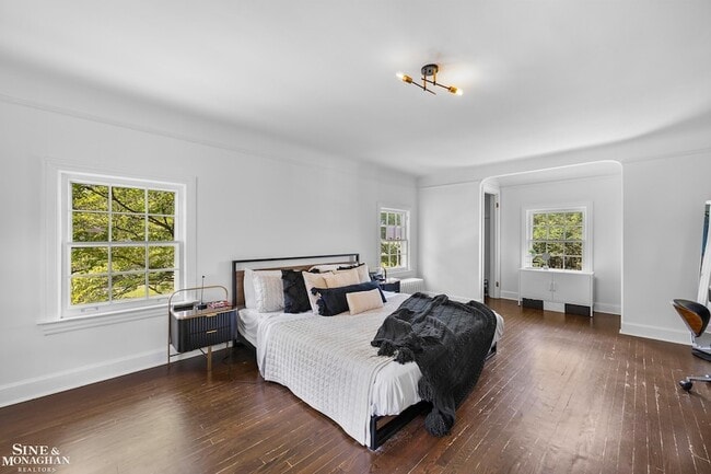 Building Photo - 276 Lewiston Rd