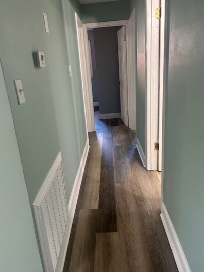 Building Photo - Coming soon!! 3 Bedroom 1 Bath