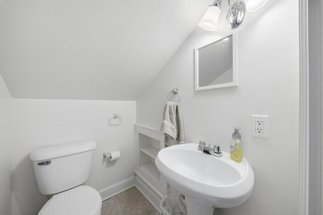 Building Photo - 710 Georgia Ave