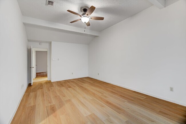 Building Photo - 3647 Marywood Dr