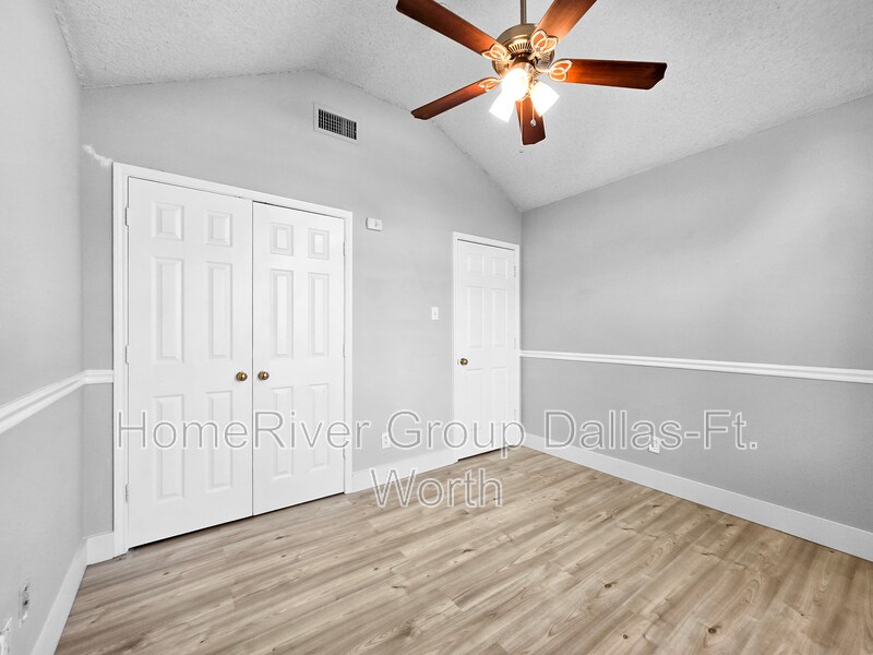 Building Photo - 824 Carrington Dr