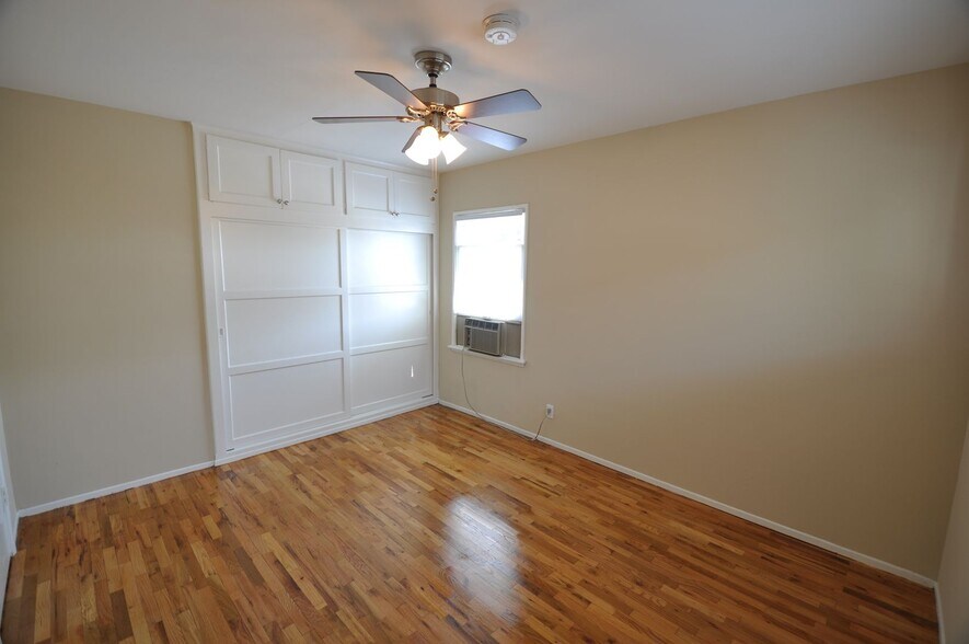 Building Photo - 5220 Radford Ave