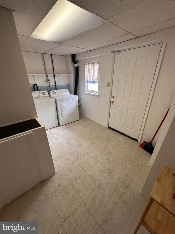 Building Photo - 12032 Millbrook Rd