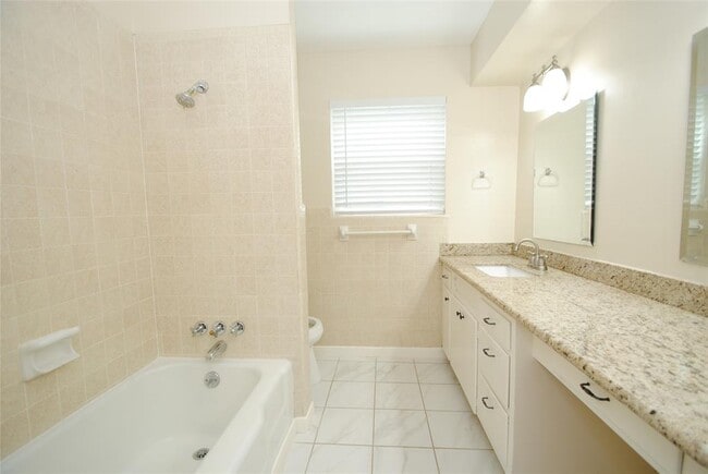 Building Photo - 10038 Briarwild Ln
