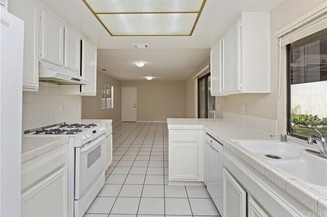 Building Photo - 1364 Orchard Cir