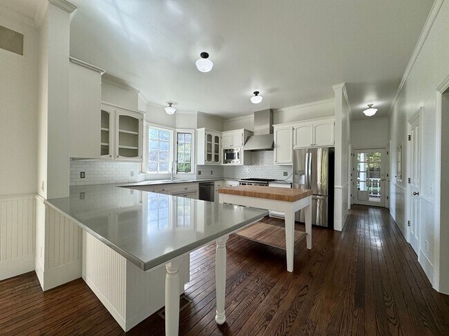 Building Photo - Stunning St. Helena Victorian Farmhouse on...
