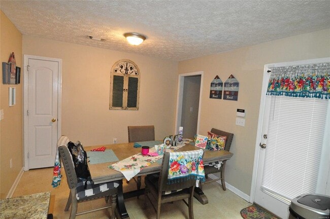 Building Photo - 287 Thornfield Dr