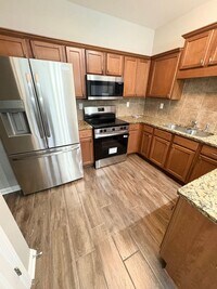 Building Photo - GlenCrossing8811