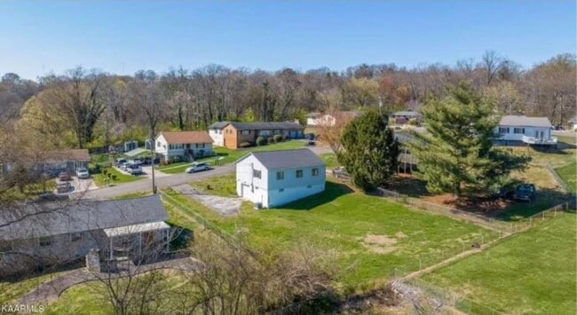 Building Photo - 1208 Pickwick Rd