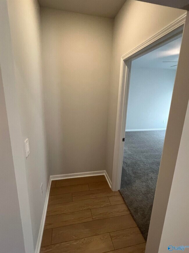 Building Photo - 184 Little Britain St