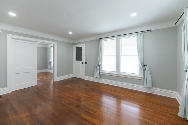 Building Photo - 501 Steele St