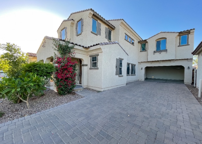 Building Photo - 2902 E Ebony Dr