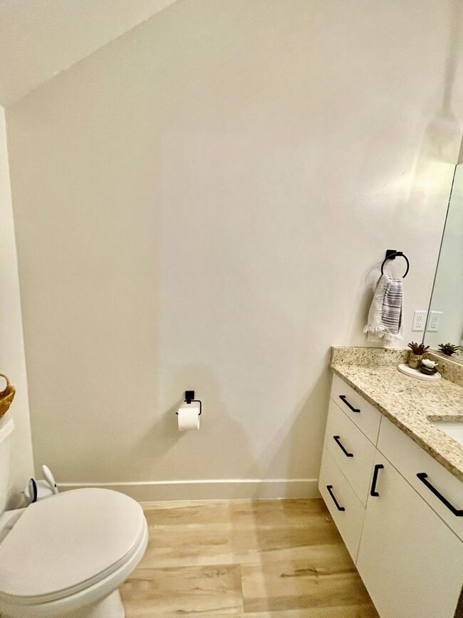 Building Photo - Beautiful Four-Bedroom Luxury Sage Villas Townhome in Ivins