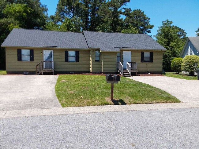 Building Photo - 203 Windham Rd