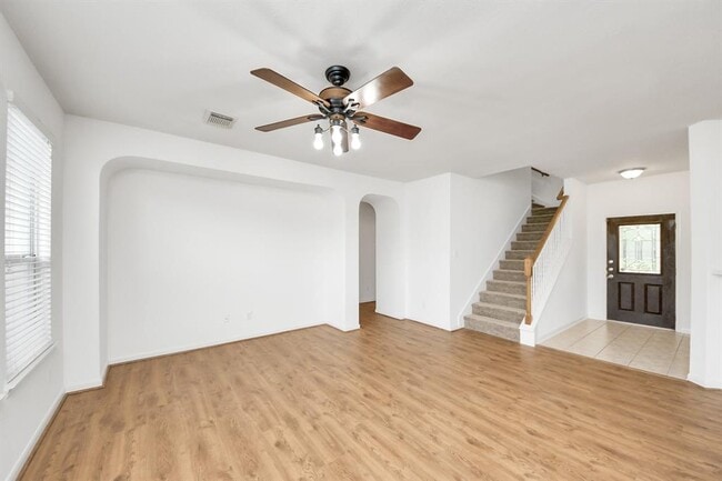 Building Photo - 21531 Pointed Oak Ln