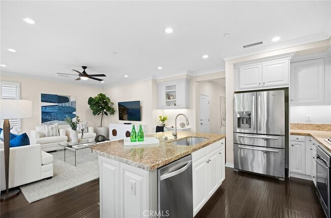 Building Photo - 63 Borghese