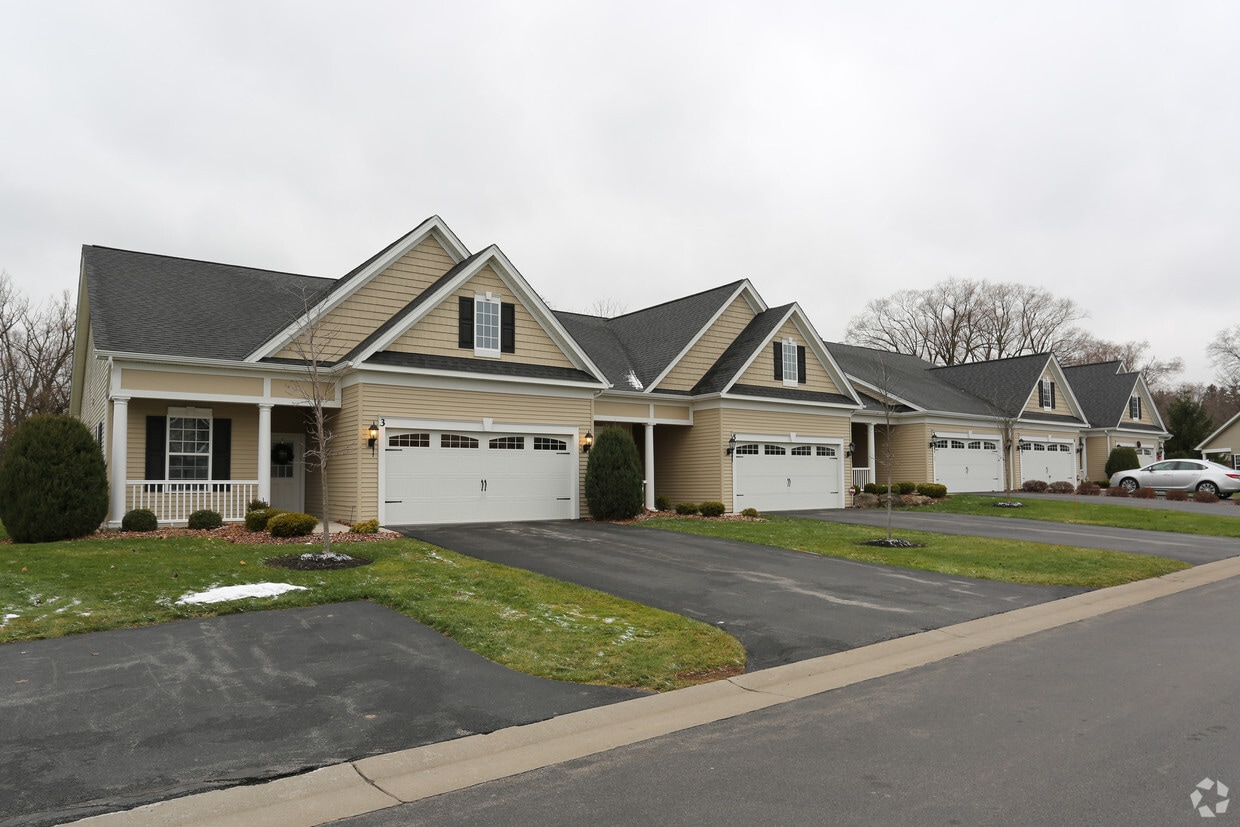 Cottage Grove Townhomes North Chili Ny Apartment Finder