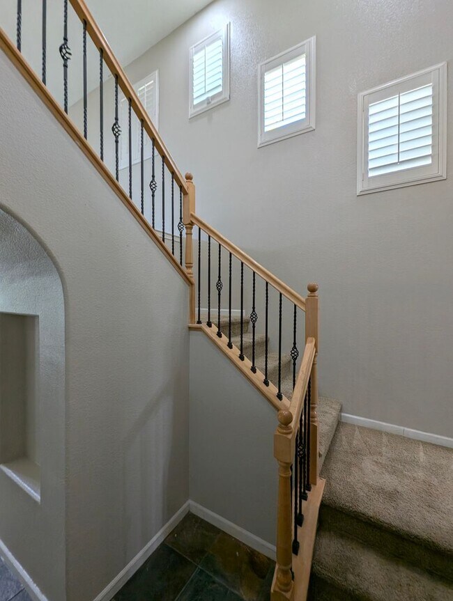 Building Photo - 3/2.5 House Available Now in Mossdale Landing