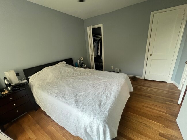 Building Photo - 209 Unicorn Pl