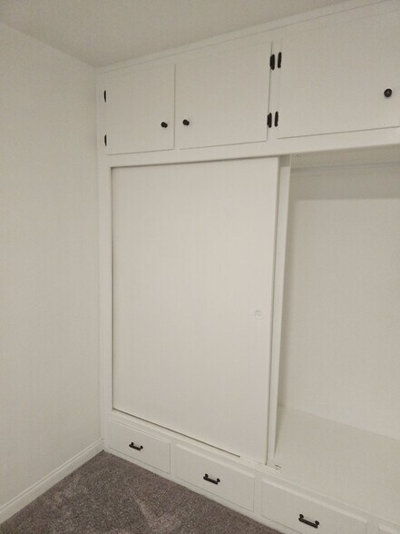 Building Photo - 1757 W 103rd St