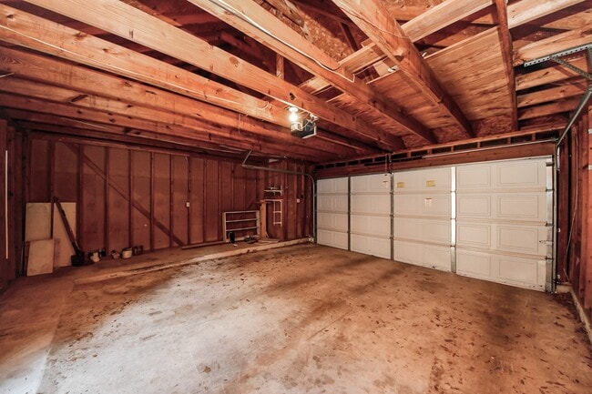Building Photo - 2204 Gemini St