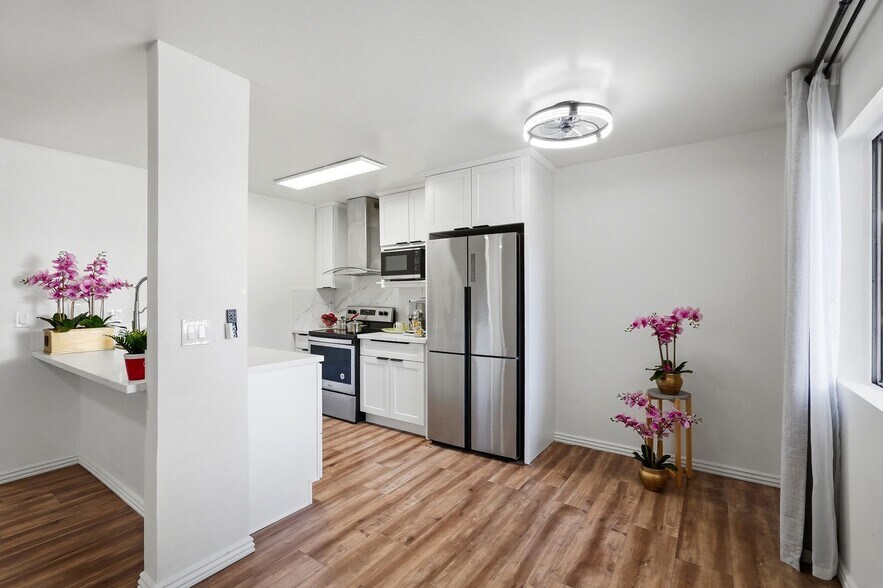 Building Photo - 13050 Dronfield Ave