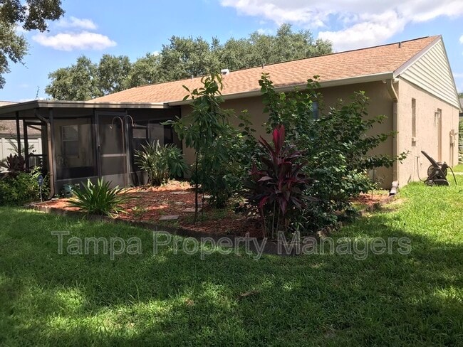 Building Photo - 16214 Pebblebrook Dr