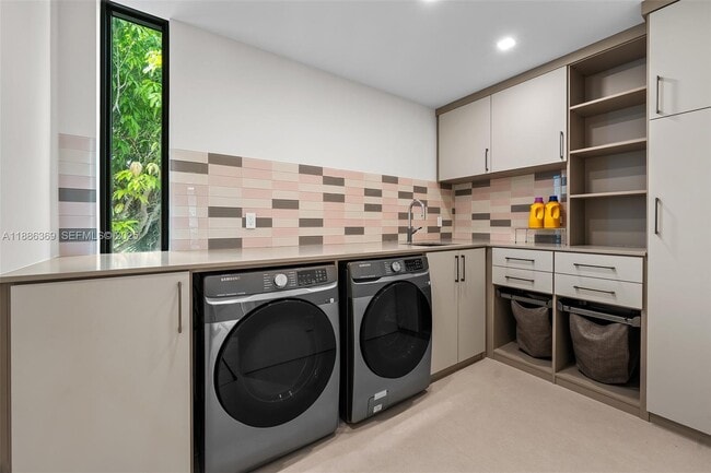 Building Photo - 3306 NE 16th St