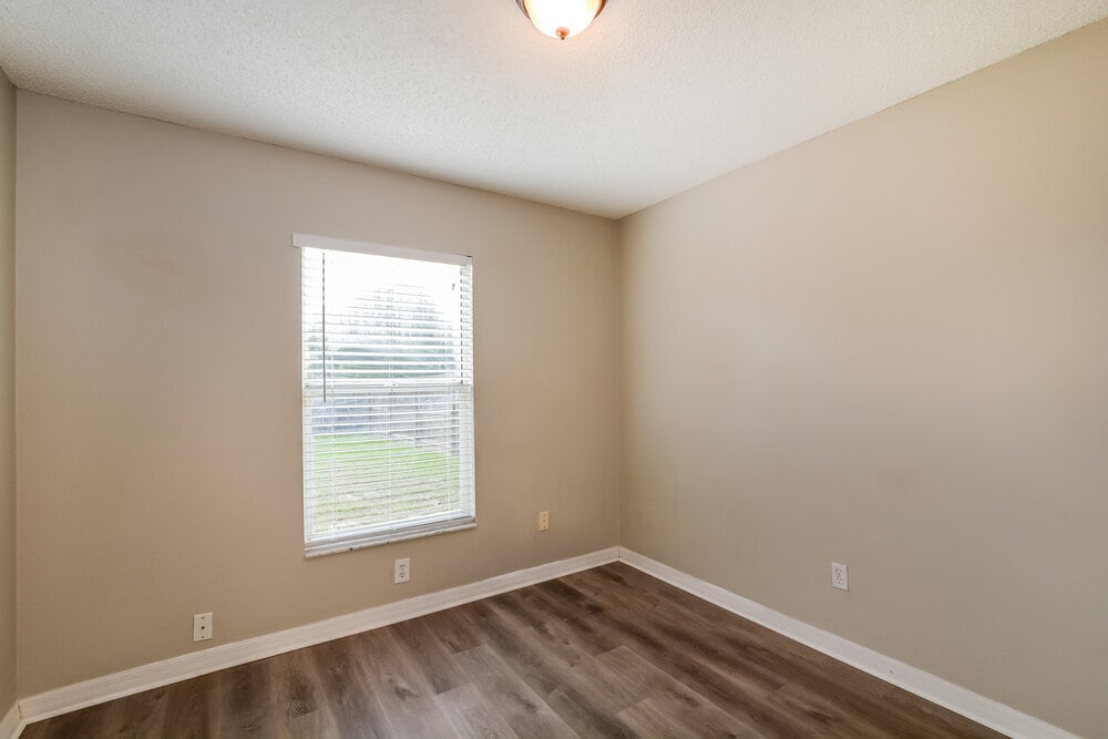 Building Photo - 887 Brightview Dr