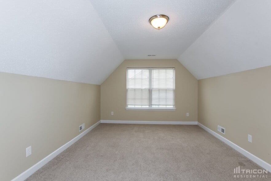 Building Photo - 11305 Silver Glen Ln