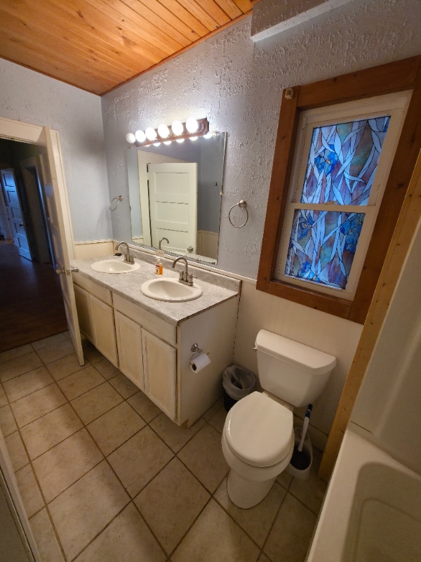 Building Photo - 105 Locust St