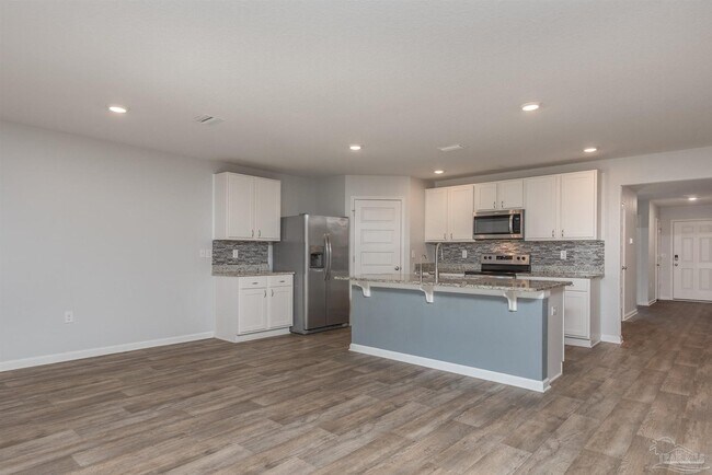 Building Photo - 7486 Oak Lake Blvd