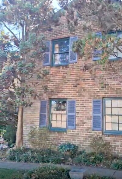 Building Photo - 727 Olde Greenwich Cir