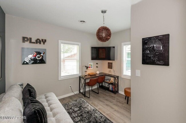 Building Photo - Convenience!!!!!