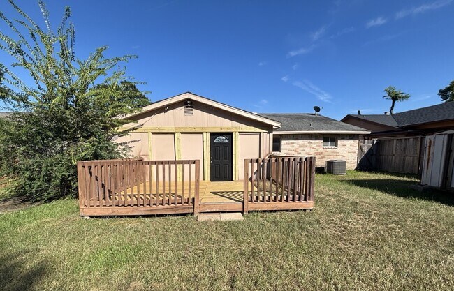 Building Photo - 9515 Water Park Ct