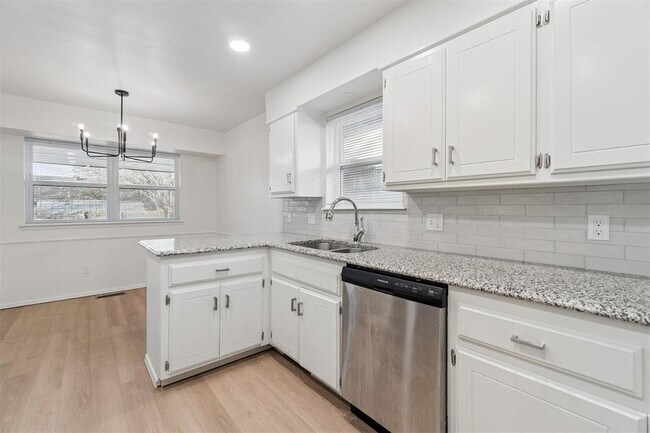 Building Photo - 1033 Mabel C Fry Blvd