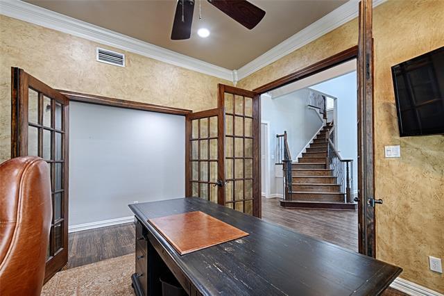 Building Photo - 3600 Crownhill Dr